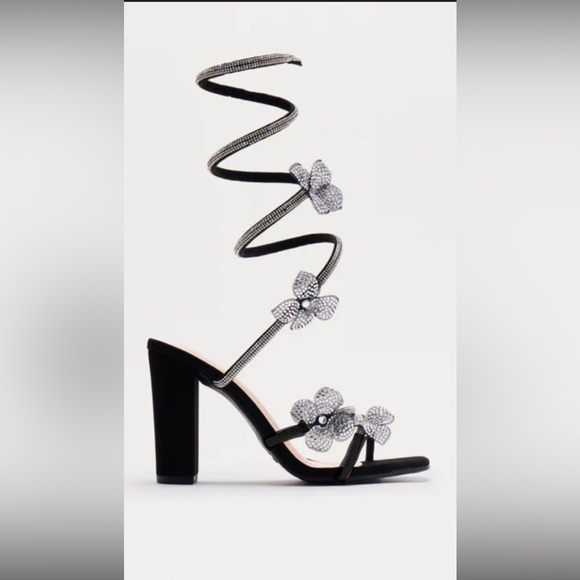 Wild Diva Black Spiral Heels with Rhinestone Bows - Picture 2 of 5